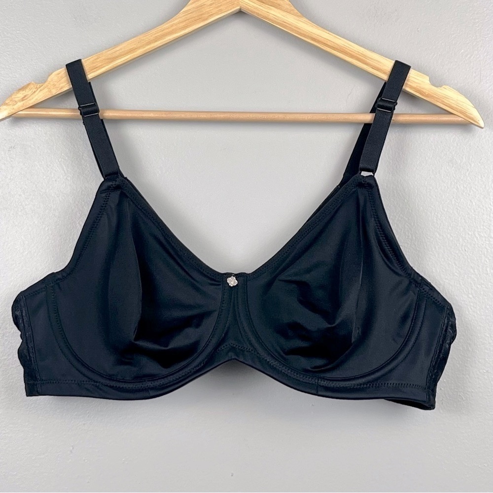 Breezies black jacquard back smoothing soft cup underwire bra, 38B.
